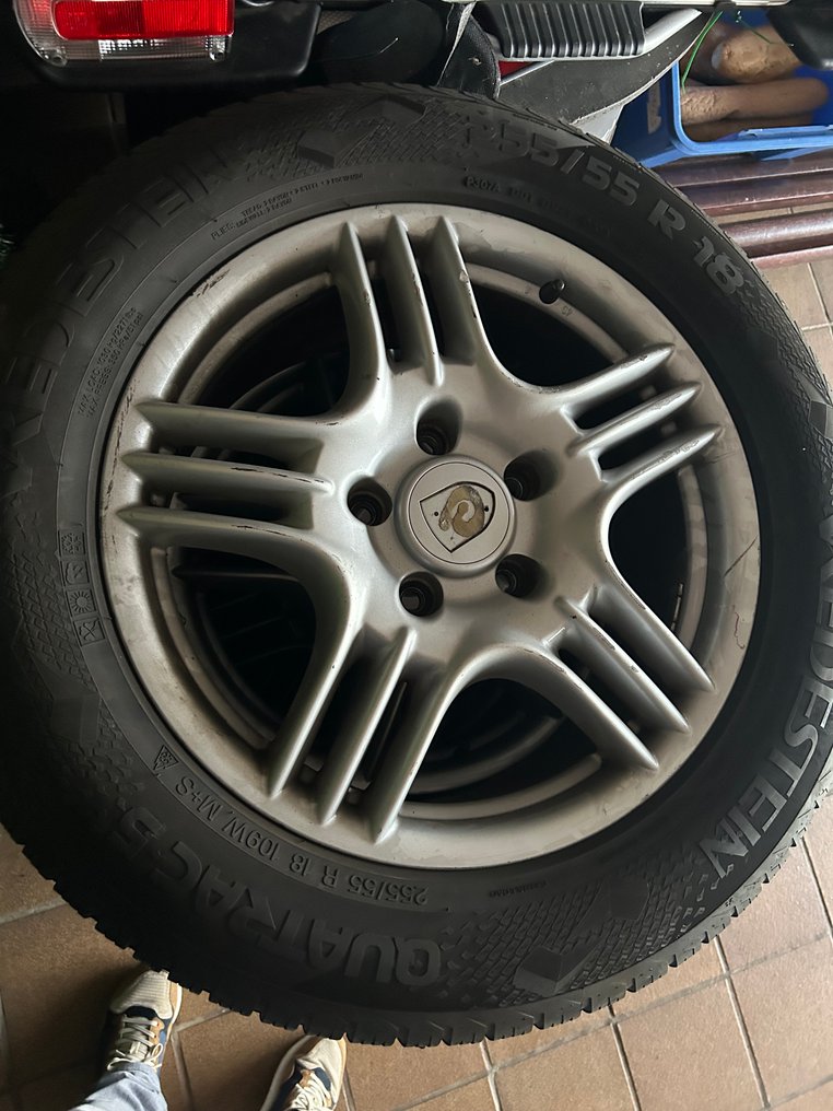 Tyre complete on wheel (4) - Porsche, Vredestein - Llantas Porsche con neumáticos Vredestein 255/55 R18 - After 2000 #2.1