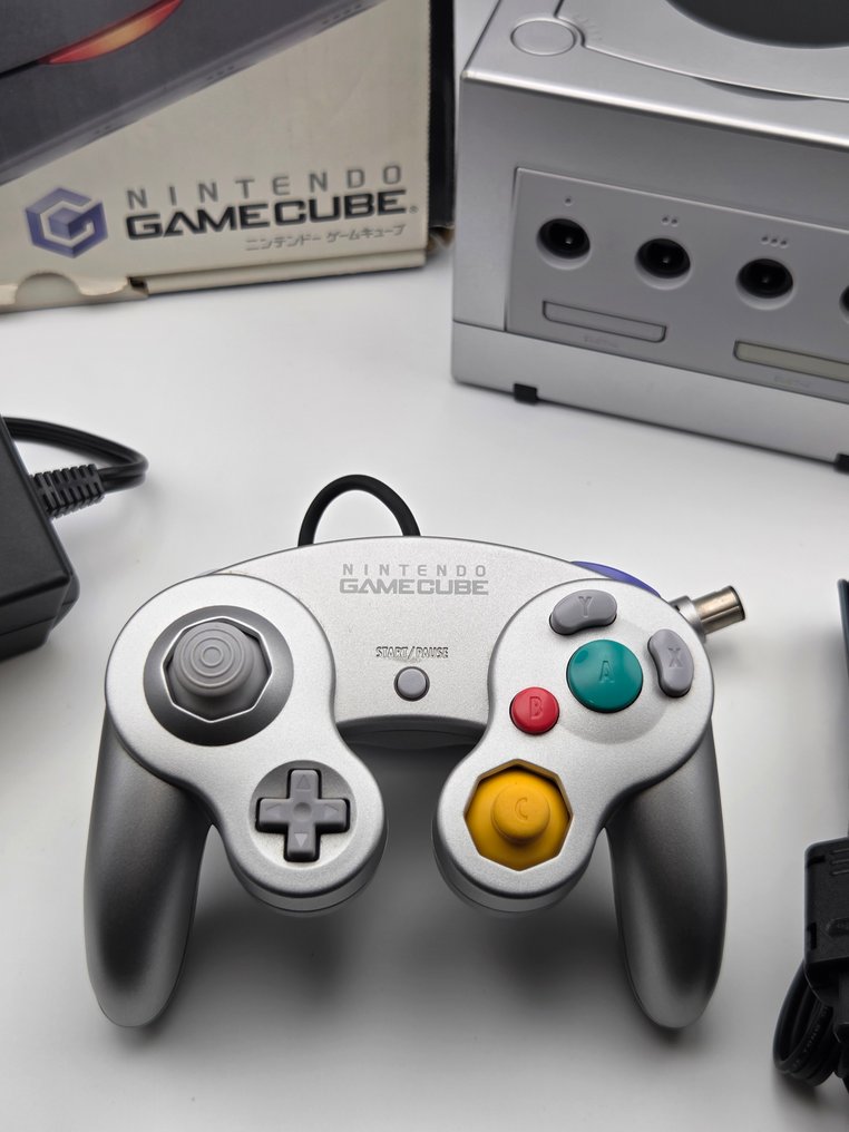 Nintendo - Gamecube - Original Japanese GameCube Boxed Collectible – Complete DOL-001 (JPN) Grey - Video game console - In original box #2.1