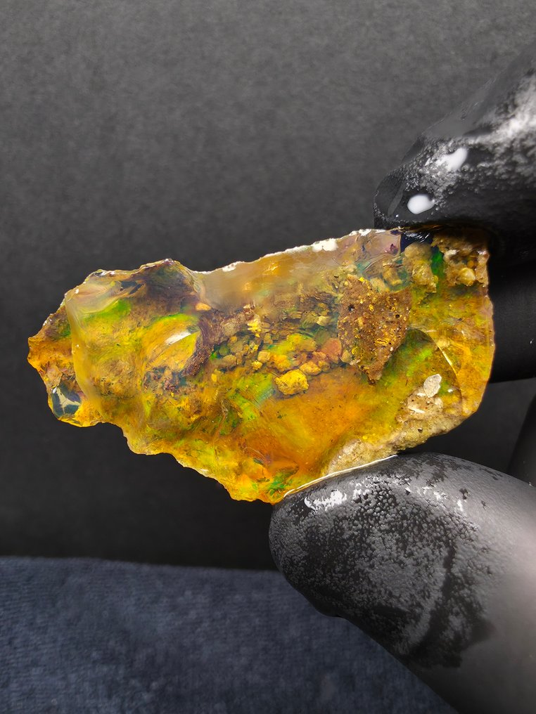 76.60克拉天然水晶蛋白石 粗糙- 15.32 g #1.0