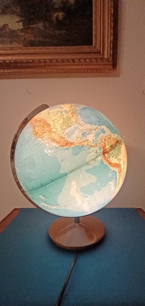 Globe - Paul Oestergaard - Political and physical - 1970-1980 #1.0