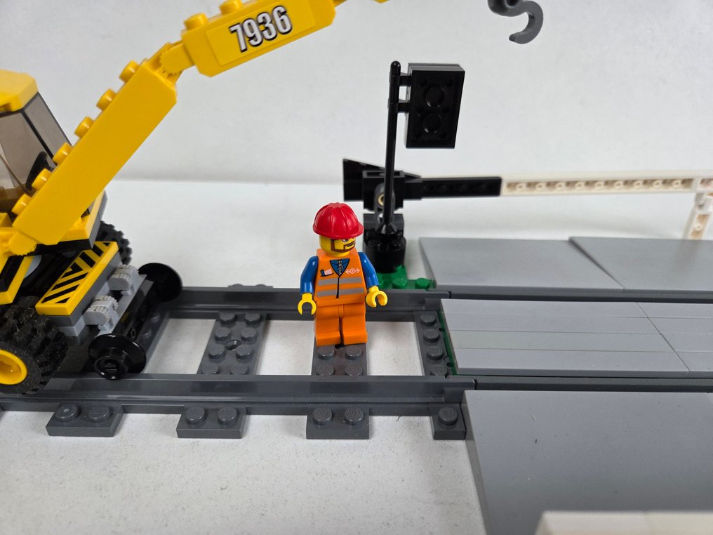LEGO Set - 7936 - City - Railway Crossing #3.2