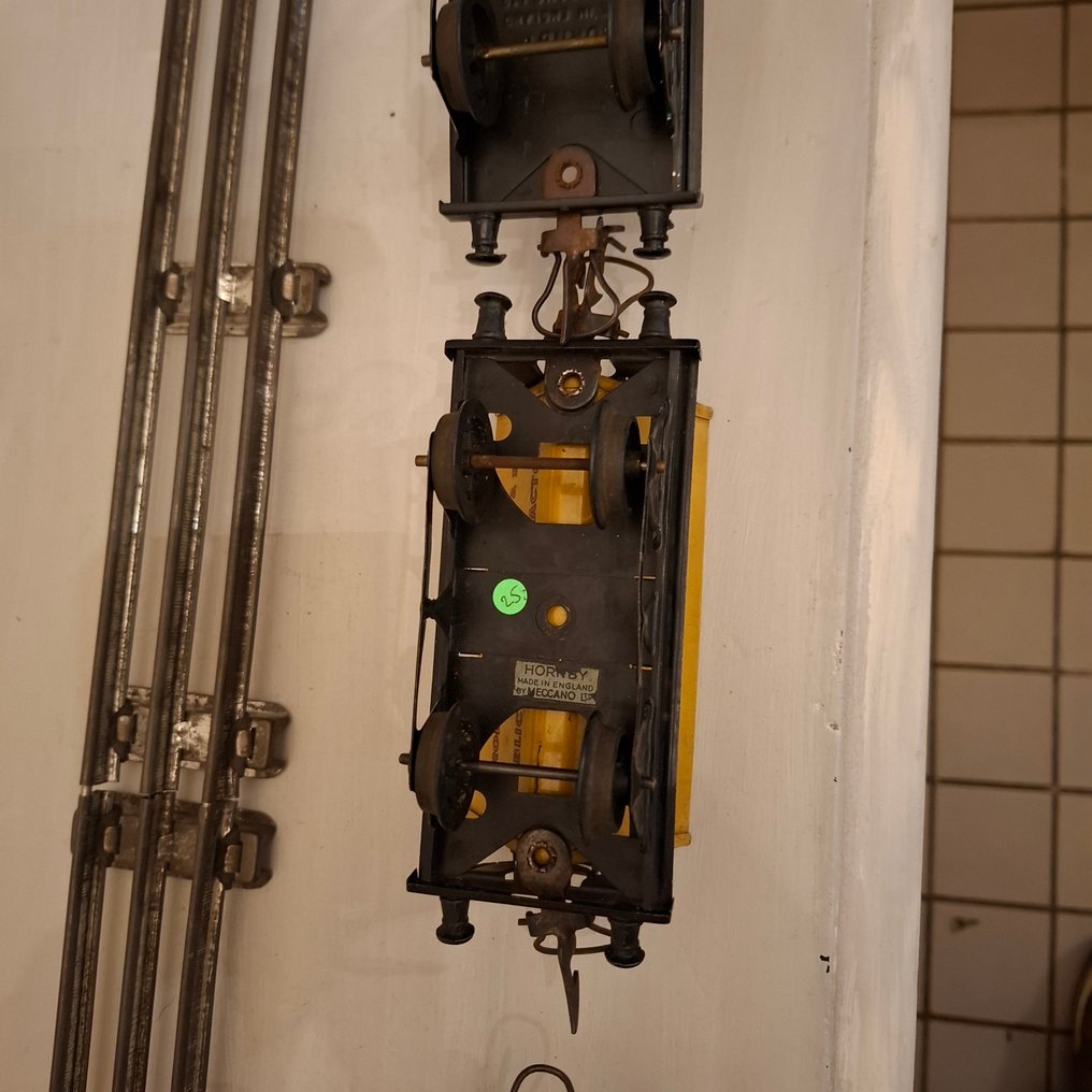 Hornby 0 - Train set (5) - Old Hornby Meccano train set including locomotive and wagons, rotating crane, signal, tracks. - British Rail #3.2