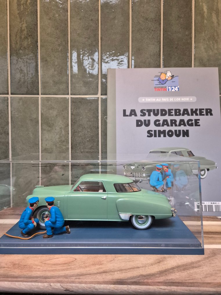 Moulinsart 1:24 - Machetă mașină - Hachette - Tintin – Mașină 1/24 – Studebaker-ul din garajul Simoun #1.0