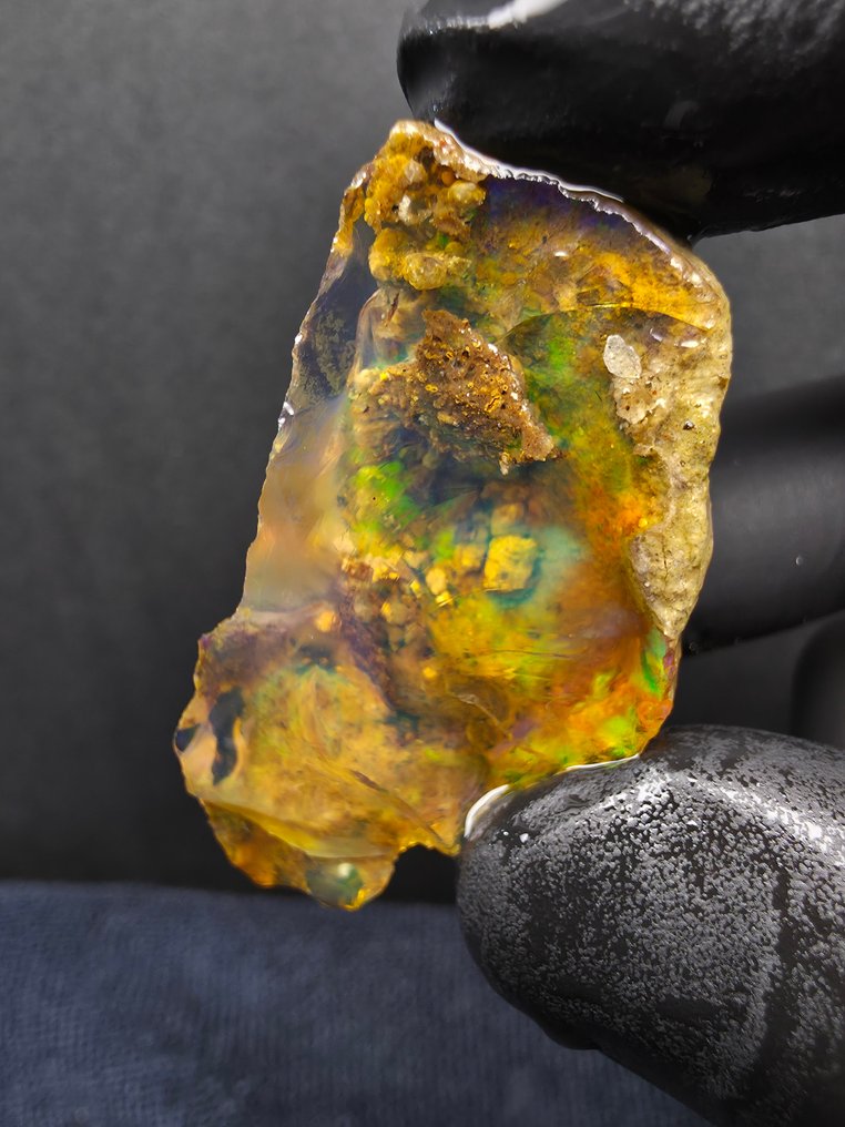 76.60克拉天然水晶蛋白石 粗糙- 15.32 g #4.3