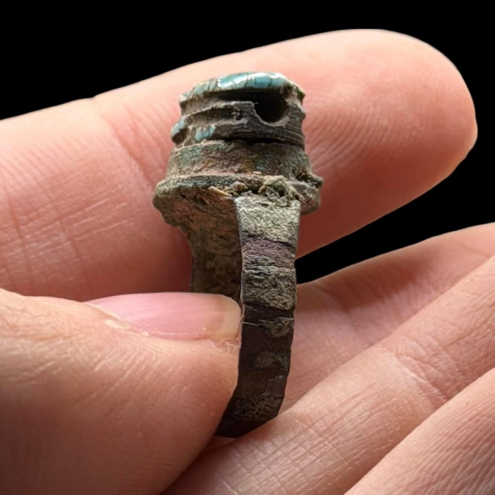 Αρχαίο δαχτυλίδι με περίακτο σκαραβαίου. Μπρούντζος Δαχτυλίδι (χωρίς τιμή ασφαλείας) #1.0