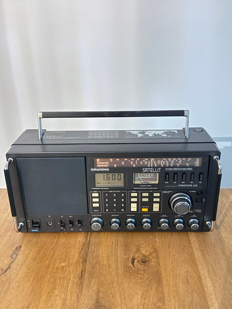 Grundig - Satellite International 650 Radio #3.2