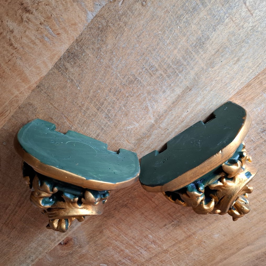 Stand (2) - Paridur #2.1