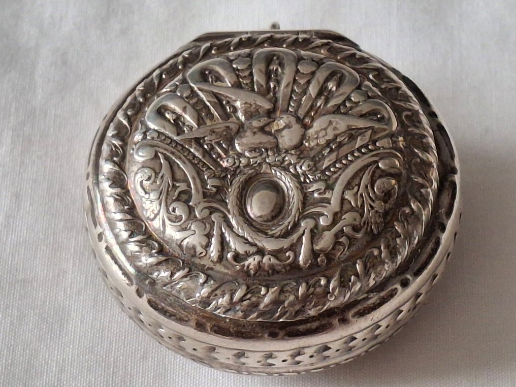 Contenitore per tabacco - Portatabacco in argento antico indonesiano con motivi floreali e uccelli - .800 argento - scatola di tabacco indonesiana #4.3