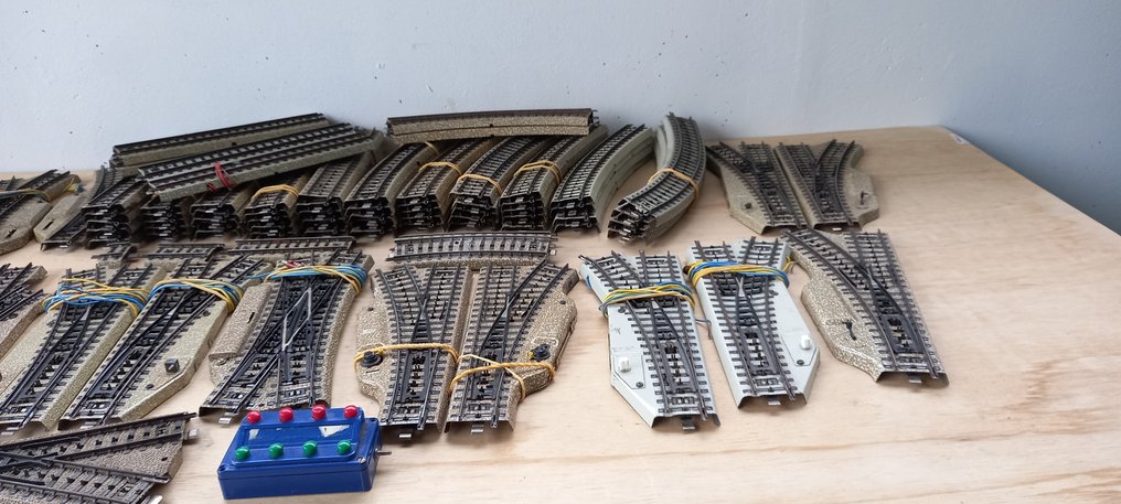 Märklin, Primex H0 - Serie 5100/5106/5120/5200 - Tory kolejowe (modelarstwo) (79) - 79-częściowa partia M-Rails i zwrotnice. #4.3