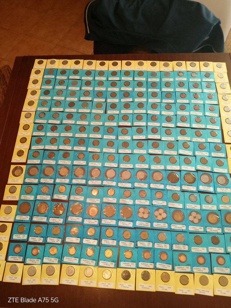 . World Lote L-26 compuesto de 225 piezas (No reserve price) #1.0