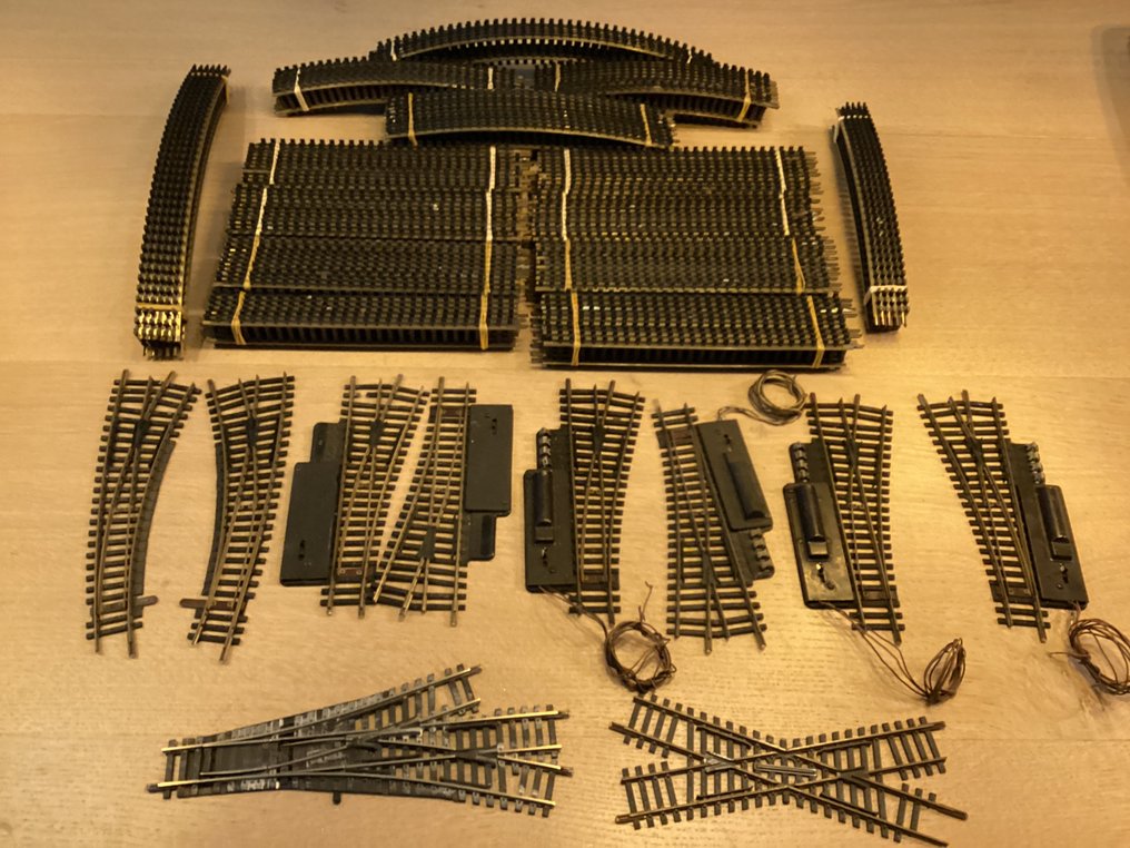 Fleischmann H0 - Modeltog skinner (128) #1.0