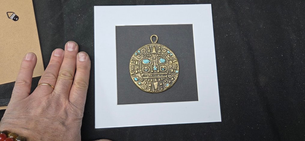 Curiosity cabinet - Incas - Ceremonial Pendant Chimu - Diorama #2.1