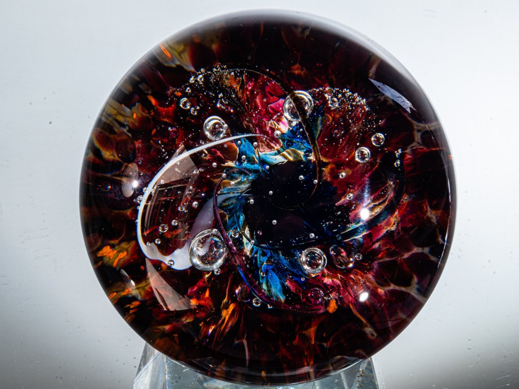 Selkirk Glass - Peter Holmes - Przycisk do papieru - "Fireglow" (Ltd. Edition 1991, Magnum Size) - Ø 8,7 cm - Szkło #1.0