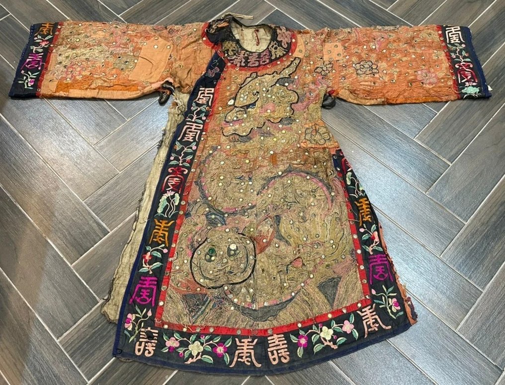 18世纪古董中国刺绣长袍，手工缝制丝绸服装，带龙纹图案，稀有 - 中国 - Daoguang (1821-1850) #1.0