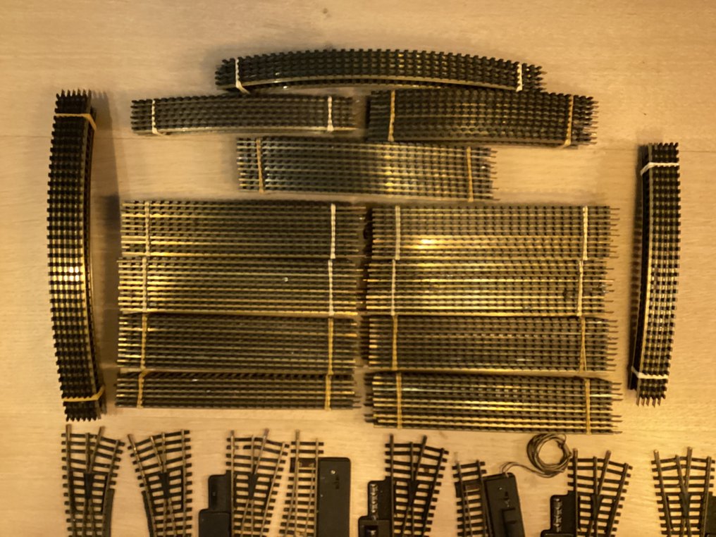 Fleischmann H0 - Modeltog skinner (128) #3.2