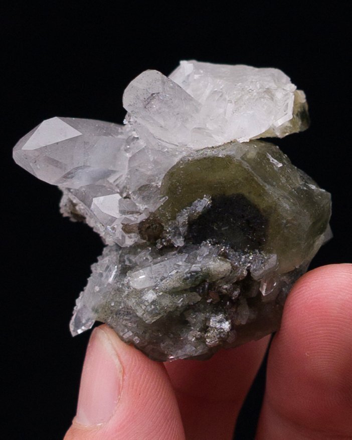 ΚΛΑΣΙΚ ΣΥΝΔΥΑΣΜΟΣ φθοραπατίτης με σχήμα ματιού ταύρου. σε κρύσταλλο - Ύψος: 3.7 cm - Πλάτος: 3.9 cm- 39 g - (1) #1.0