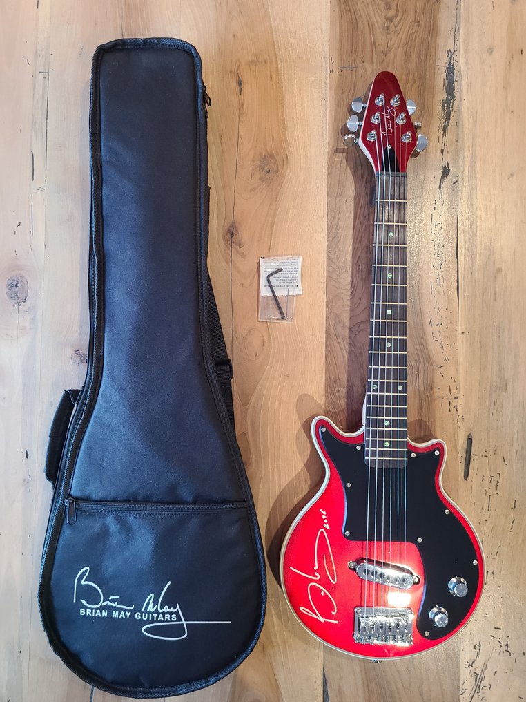 Queen, Brian May "Mini May" Red Special - Guitar - - Signed by Brian May - 2016 - Hand signed #1.0