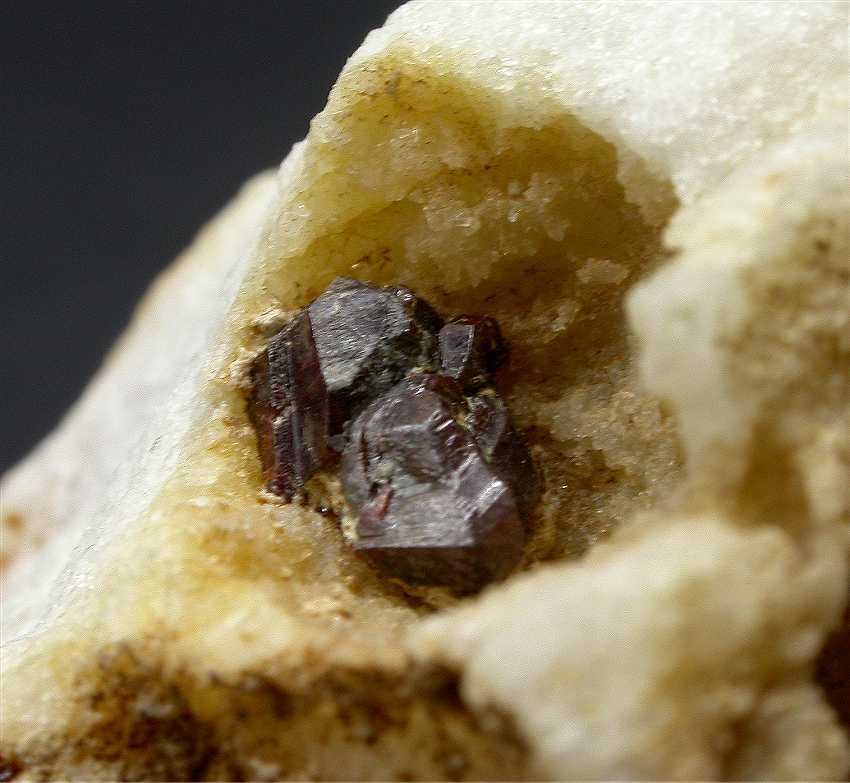 Ρουτίλιο Σύμπλεγμα κρυστάλλων - Ύψος: 4.5 cm - Πλάτος: 3 cm- 160 g - (1) #3.2