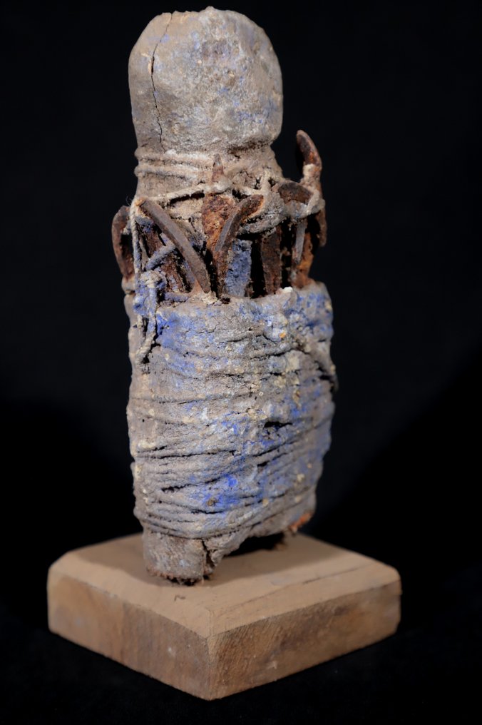 Figure - Fon Protection Statue on a base - 13 cm - Benin (No reserve price) #1.0