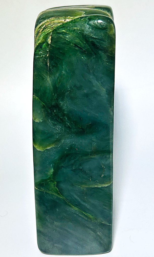 Intens afghansk nephritisk jade i fri form – Hjertechakra-sten - Højde: 127 mm - Bredde: 77 mm- 982 g - (1) #2.1