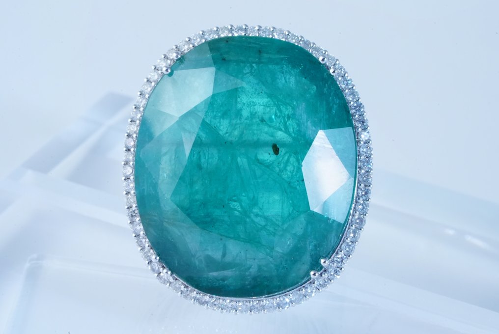 No reserve price - Ring Platinum -  41.50ct. tw. Emerald - Diamond #1.0