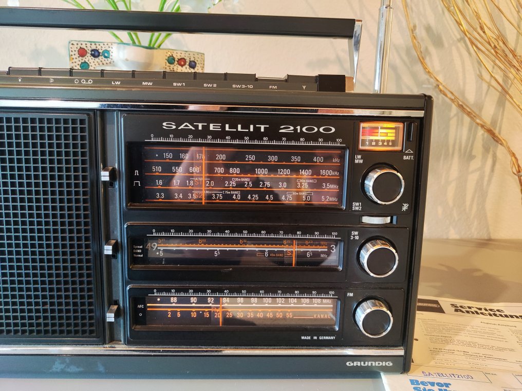 Grundig - Satellite 2100 World radio #4.3