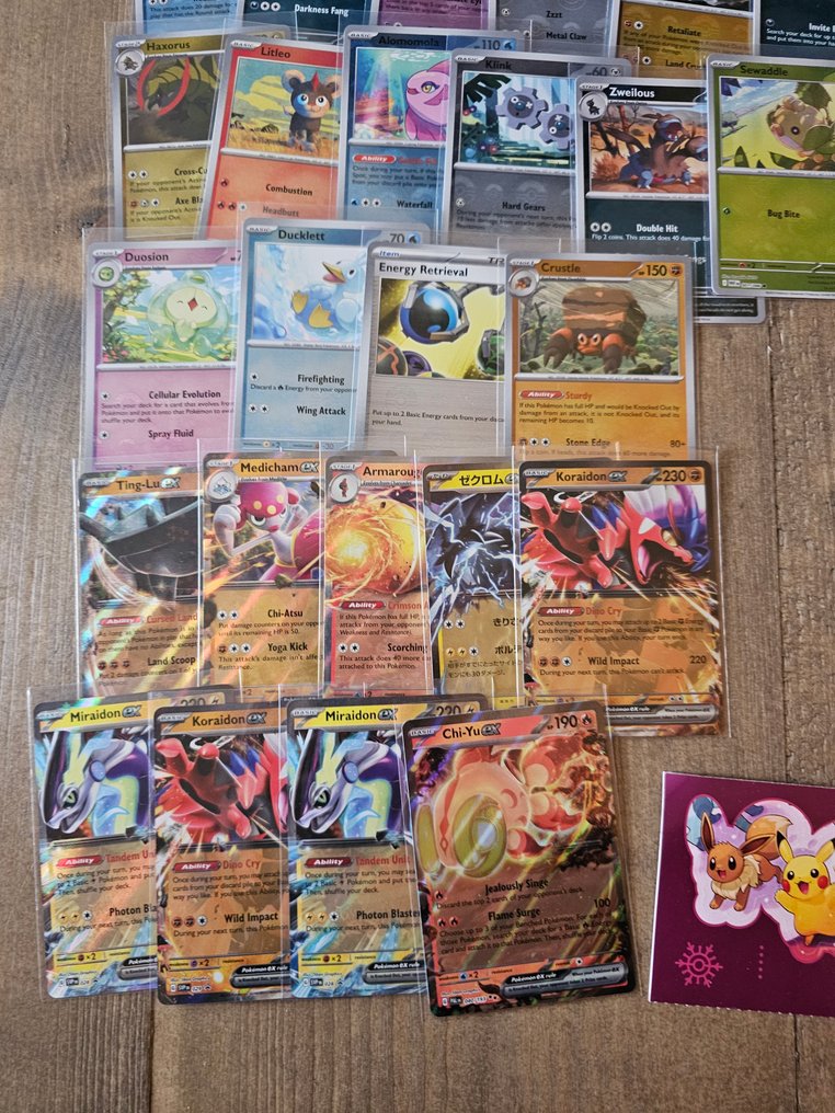 Pokémon - 1400 Mixed collection - Scarlet & Violet - 1400 Item collection! - 1350 Bulk + 25 Poke Ball Reverse + Ex Cards + More #1.0