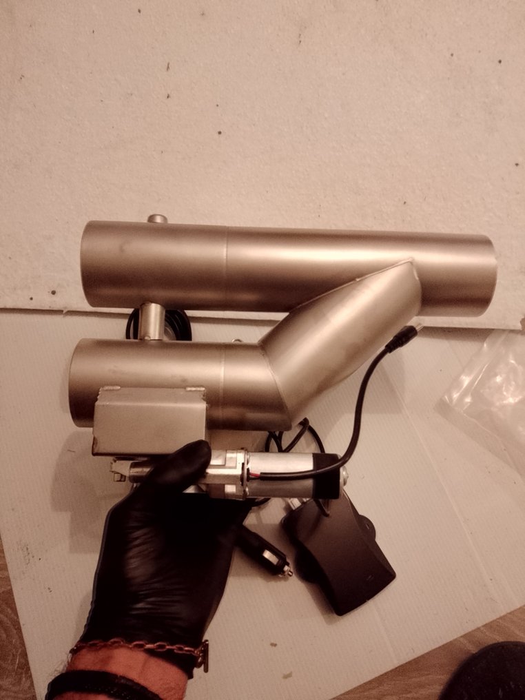 Pièce de voiture (1) - Auto - Simulatore di suono scarico elettronico 12V con telecomando #1.0