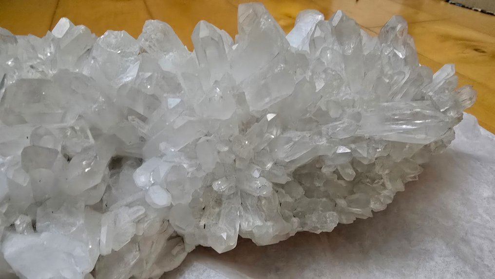 Cuarț Cristal pe matrice - Înălțime: 12 cm - Lățime: 38 cm- 5.1 kg - (1) #1.0