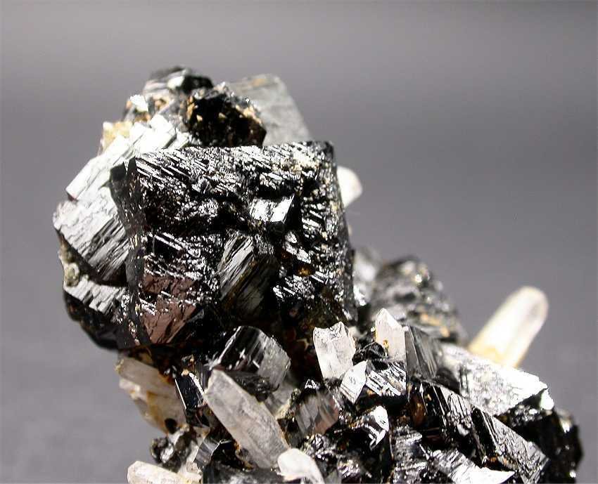 Cassiterite Crystal cluster - Height: 5.5 cm - Width: 4.5 cm- 200 g - (1) #2.1