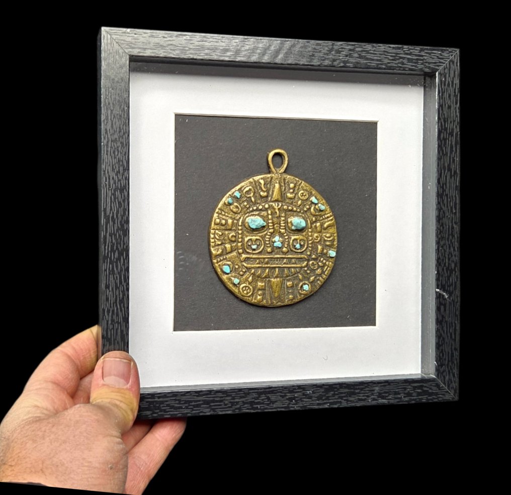 Curiosity cabinet - Incas - Ceremonial Pendant Chimu - Diorama #1.0