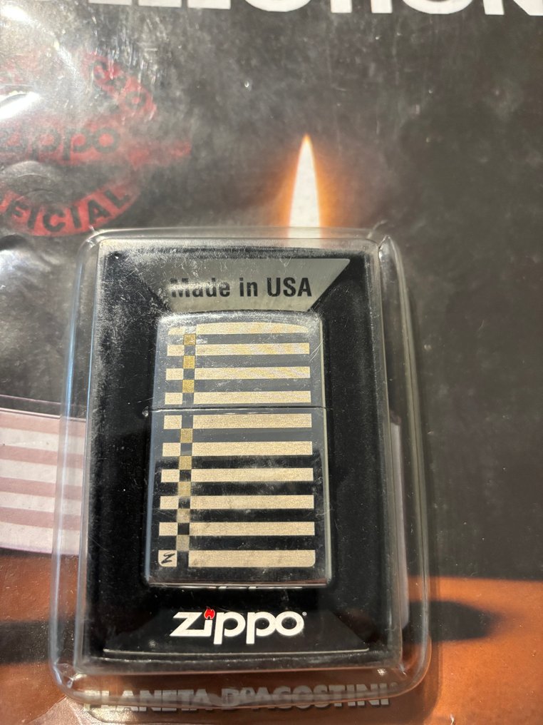 Zippo - Rare Zippo in Mint Condition Sealed Package 2010 in original box with Leaflet - Sin precio de reserva - Mechero de bolsillo - Acero (inoxidable) #3.2