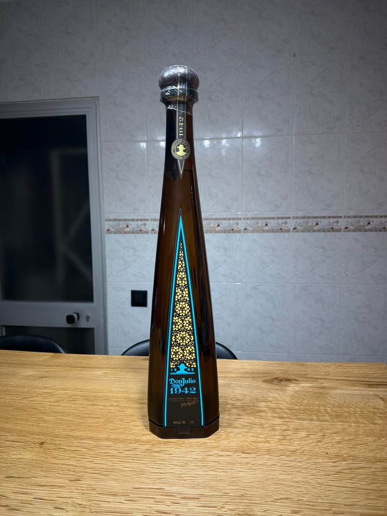 Don Julio - magnum Luminous - 1942 Añejo - b. 2023 - 1,75 L #3.2