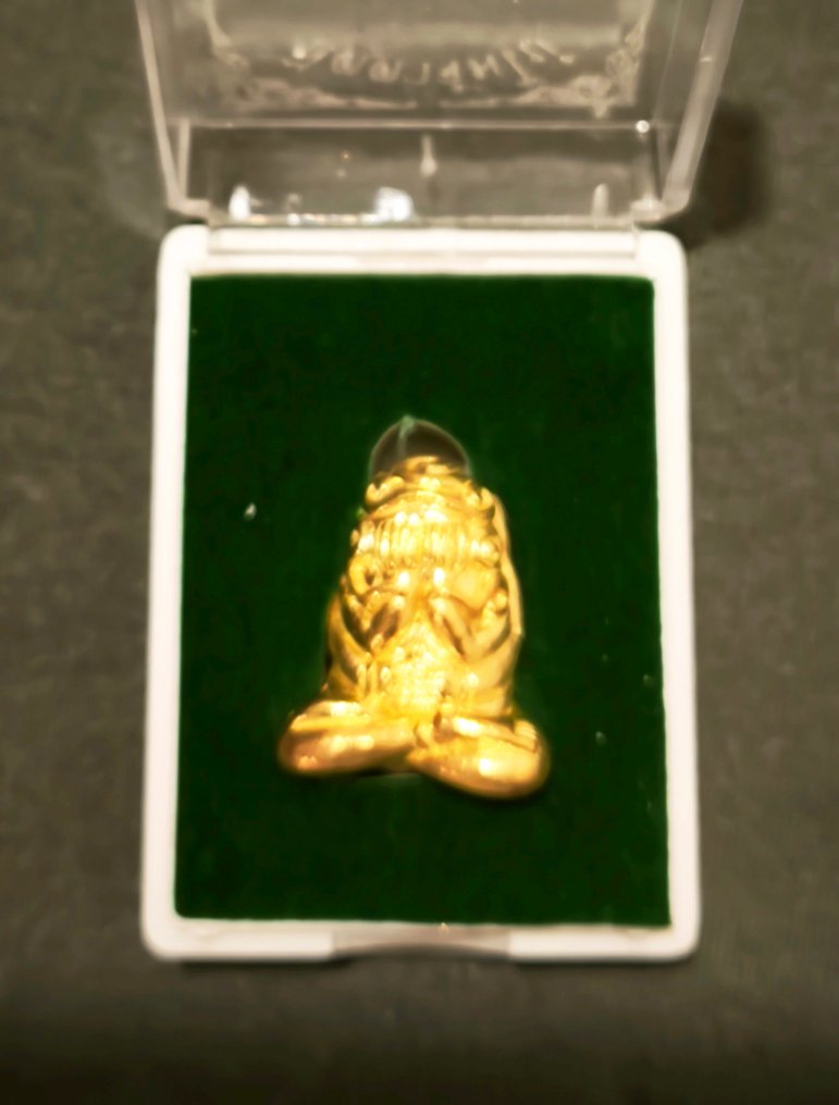 Amuletti - Thaimaa 8 thaimaalaista buddhalaisamuletia (Ei pohjahintaa) #3.2