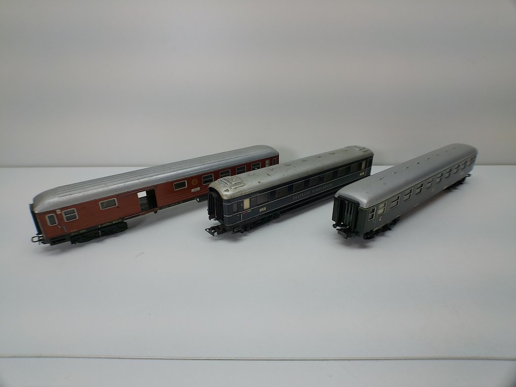Märklin H0 - Model train passenger carriage (7) - Marklin 3 passenger wagons + 4 freight wagons #1.0