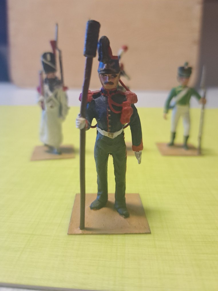 Collezione a tema - 4x figurine di soldati Almirall #3.2