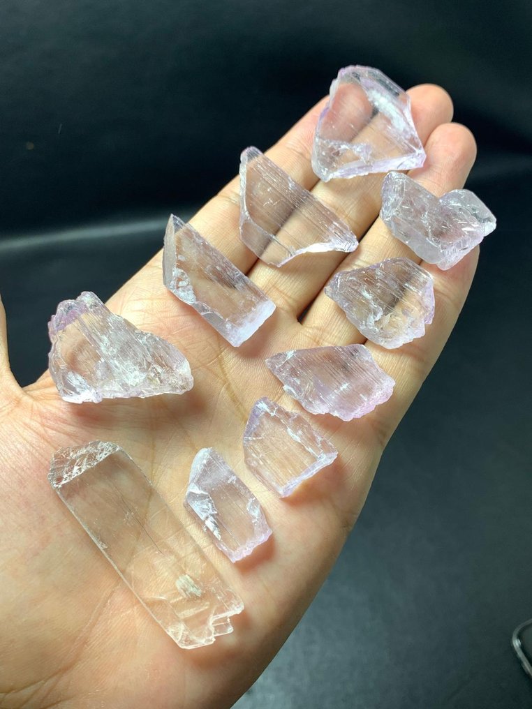 Φυσική παρτίδα κρυστάλλων Kunzite Συλλογή ορυκτών - Ύψος: 29 mm - Πλάτος: 28 mm- 75 g - (10) #2.1