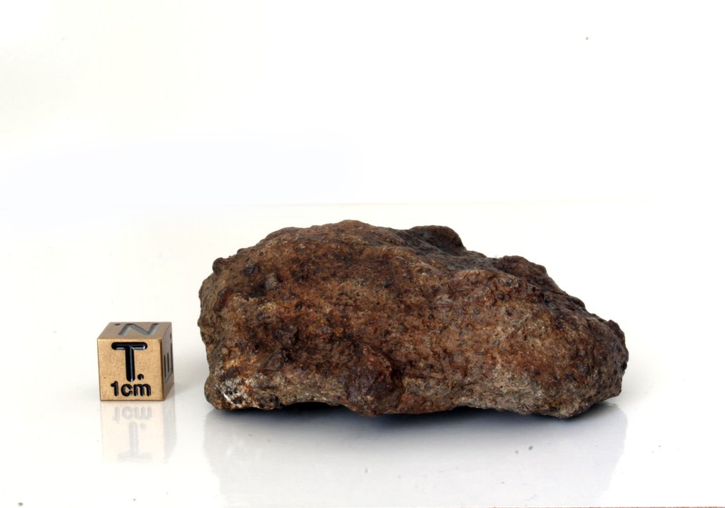 Ένα όμορφο κομμάτι του φεγγαριού με λίγη γεύση από συγχώνευση. NWA 17700 φεγγαρινο μετεωρίτη (θραυστόλιθος τήγματος breccia) - 110 g - (1) #3.2