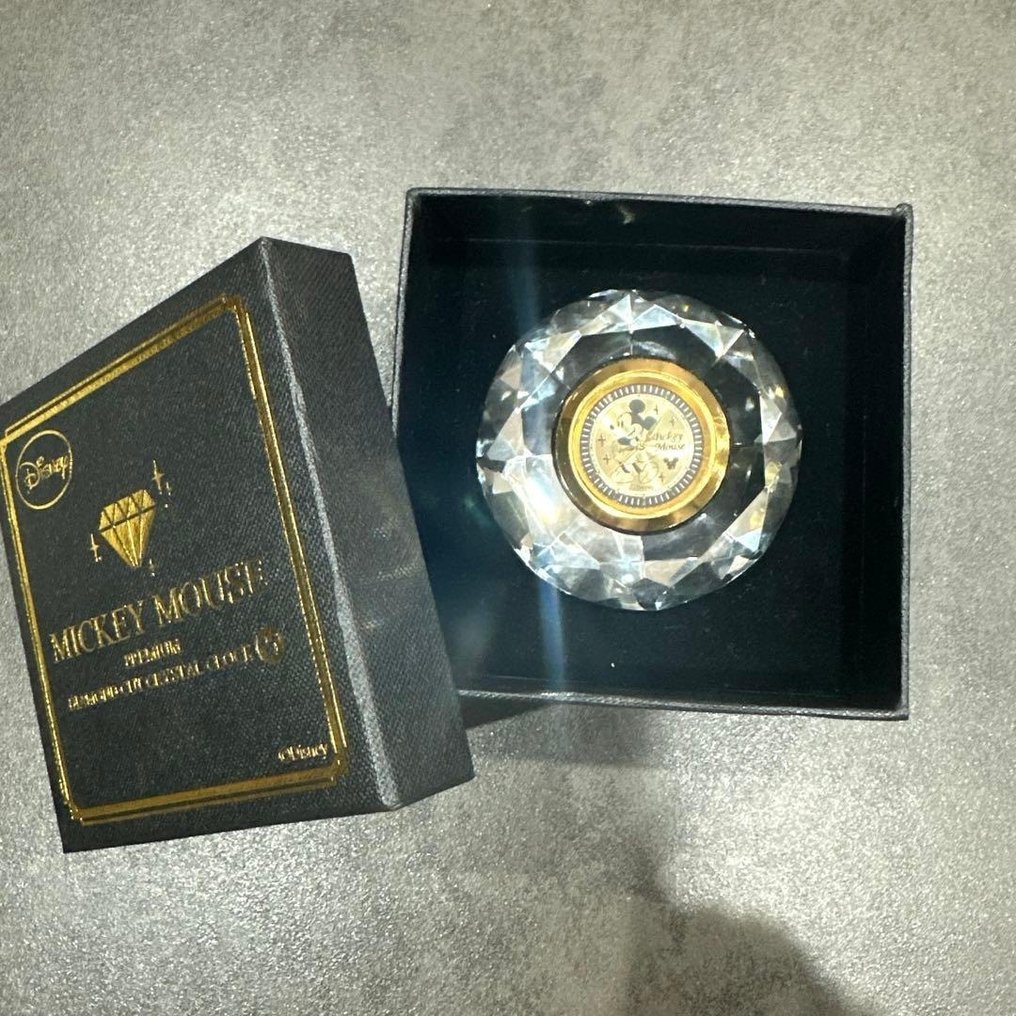 米老鼠豪华切割水晶钟 — 迪士尼 × SEGA 奖品 - 水晶玻璃(切面切割),金色调金属时钟插入件 - 2010-2020年 #1.0