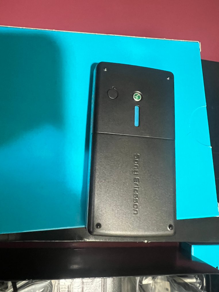 Sony Ericsson M600i - Mobile phone (1) - In original box #1.0