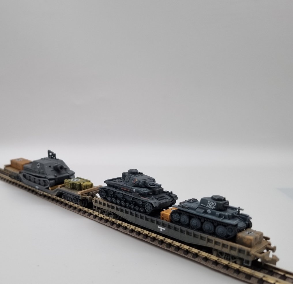 Arnold, Roco N - Modellbahnwagen (2) - Wehrmacht - Panzerschwertransport mit Sturmmörser und Kampfpanzer - im Top Zustand! - DRG #1.0