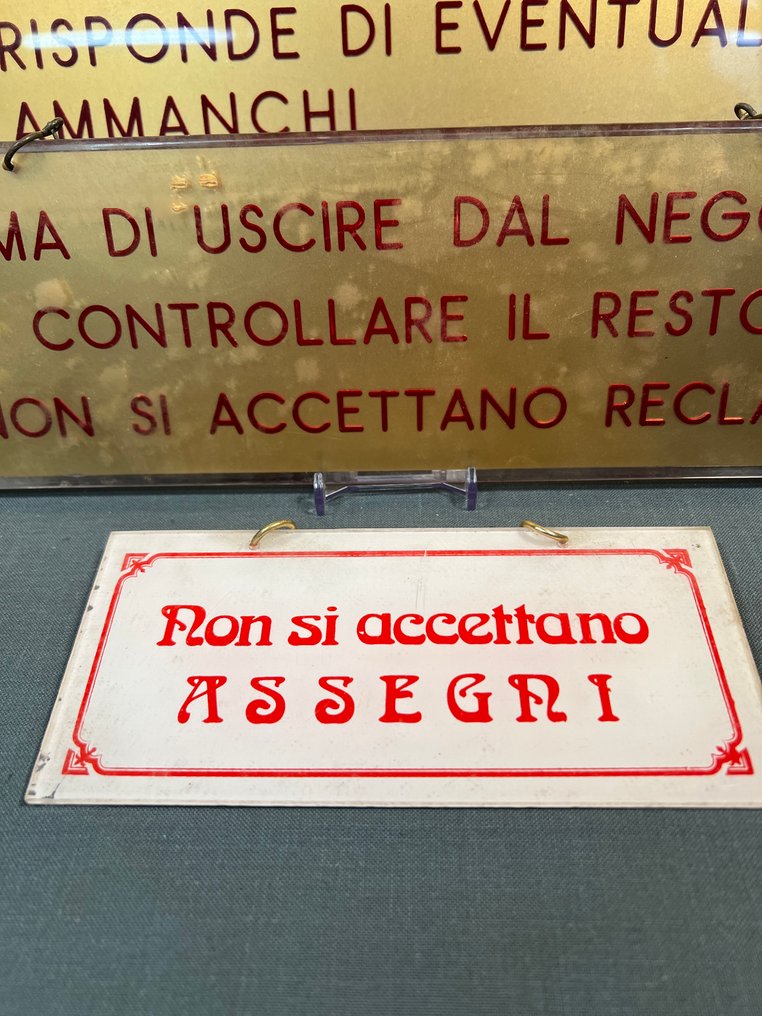 Lotto di quattro targhette plexiglass originali anni ’70 per negozi italiani - Sign (4) - plexiglass #4.3