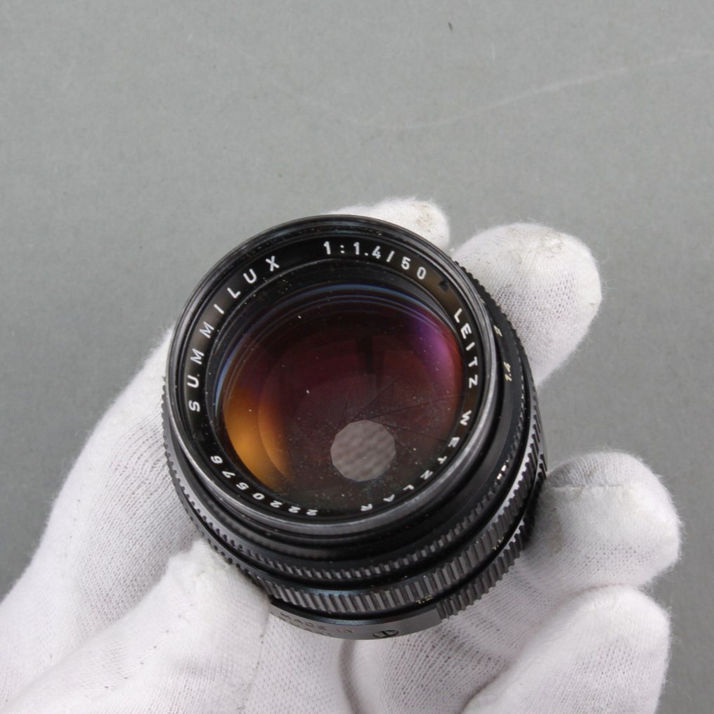 Leitz, Leica SUMMILUX-M  F1.4/50mm with hood, Rangefinder camera  (No reserve price) #1.0