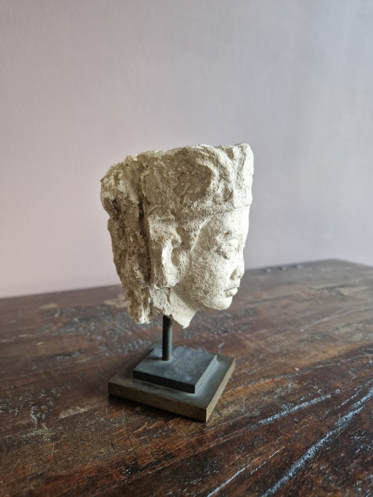 Gandhara Hoofd，约公元2至3世纪。（最初被认为是17世纪的古董） - 砂岩 - 印度 - 阿拉維多王朝（16-17世紀） #1.0