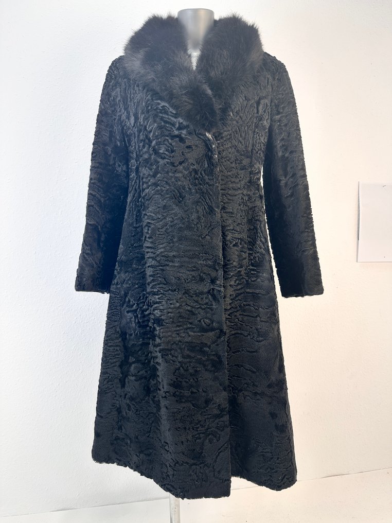 Artisan Furrier - 皮毛大衣 - 复古 #1.0