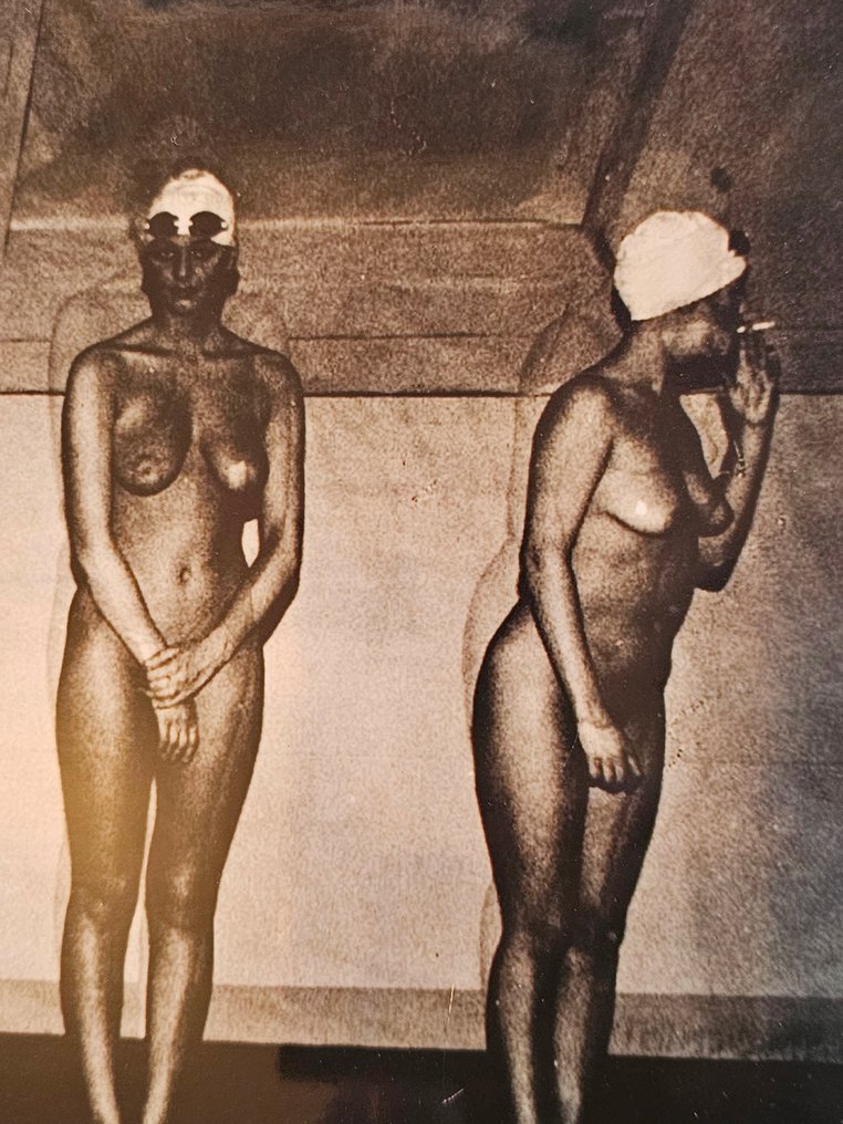 Michael Joseph (1941-) - Fag break between takes, pool ladies series, a unique two-toned unique darkroom print #3.2