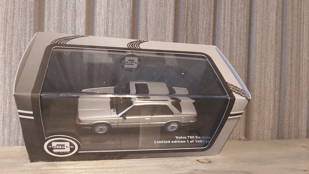 Triple 9 Collection 1:43 - Modellino di auto (2) - Volvo 480 Turbo Cabriolet; Volvo 780 Bertone #4.3