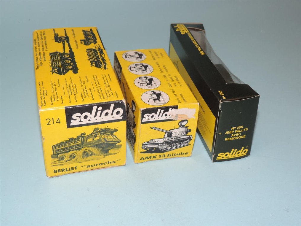 Solido 1:43 - Machetă vehicul militar (3) - Berliet aurochs; AMX 13 bitube; Jeep Willys met aanhangwagen - in original box #4.3
