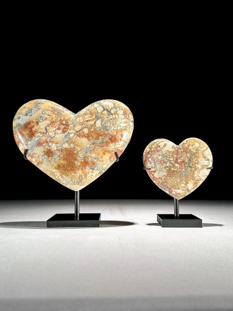 O pereche minunată de Jasper Maligano Roșu În formă de inimă pe suporturi personalizate.- 3800 g - (2) #1.0