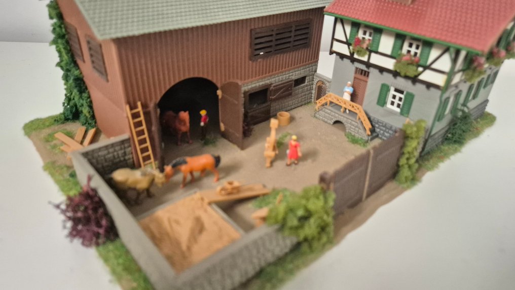 Pola H0 - Modellbahn (1) - Pferdehof #3.2